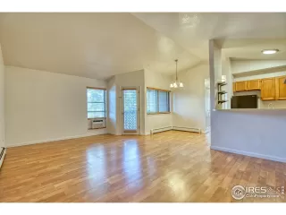 Photo #2: 989717 Listing