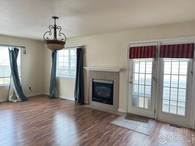 MLS: 989725 Condo For Sale