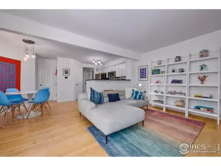 Photo #3: 989804 Listing