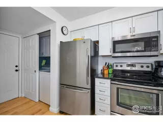 Photo #5: 989804 Listing