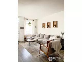 Photo #6: 989879 Listing