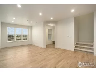 Photo #6: 989899 Listing