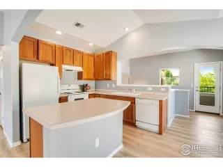 Photo #3: 989910 Listing