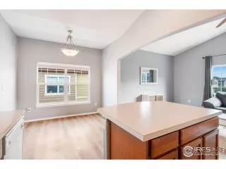 Photo #4: 989910 Listing