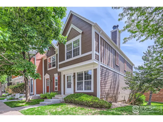 MLS: 989928 Condo For Sale