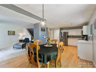 Photo #6: 989933 Listing