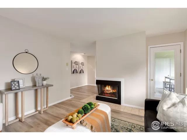 MLS: 989954 Condo For Sale