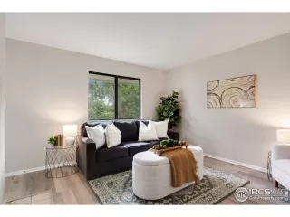 Photo #2: 989954 Listing