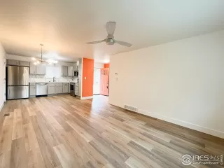 Photo #4: 989961 Listing