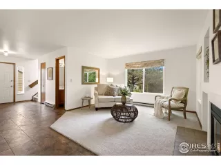 Photo #4: 989962 Listing