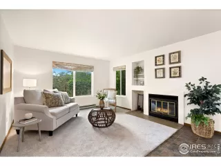 Photo #5: 989962 Listing