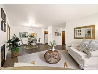 Photo #6: 989962 Listing