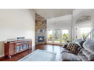 Photo #2: 990016 Listing