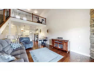 Photo #3: 990016 Listing