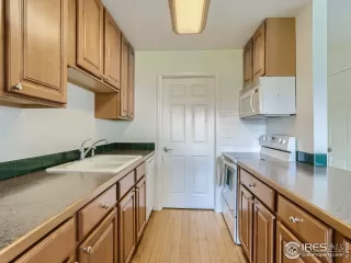 Photo #4: 990028 Listing 