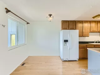 Photo #5: 990028 Listing 