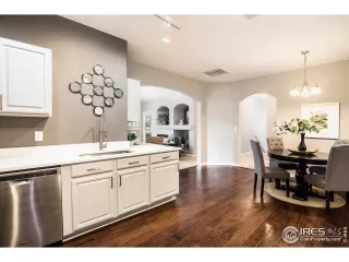 Photo #5: 990037 Listing 