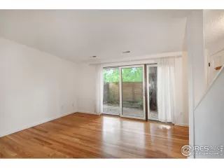 Photo #6: 990043 Listing 