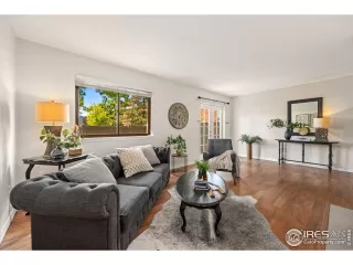 Photo #4: 990046 Listing 