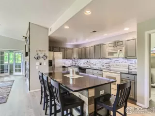 Photo #6: 990055 Listing