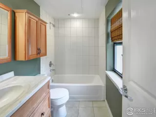 Photo #6: 990116 Listing