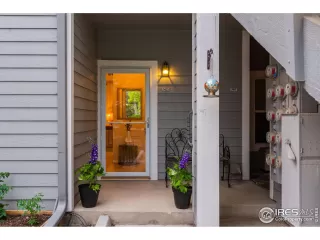 Photo #1: 990126 Listing 