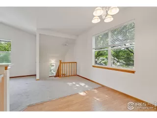 Photo #3: 990181 Listing