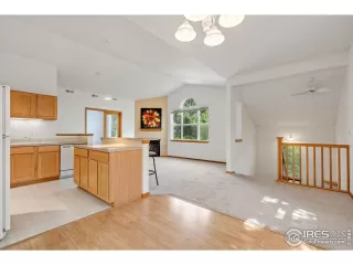 Photo #5: 990181 Listing