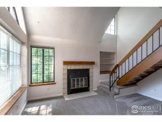 Photo #4: 990189 Listing