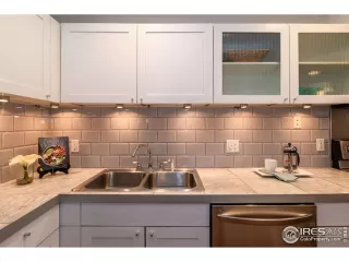 Photo #4: 990224 Listing 