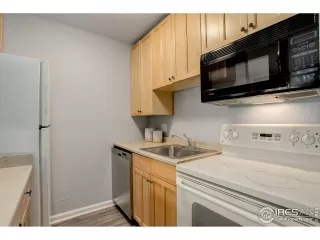 Photo #3: 990246 Listing