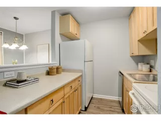 Photo #4: 990246 Listing