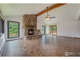 Photo #4: 990283 Listing