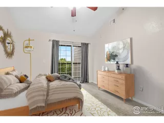 Photo #4: 990315 Listing