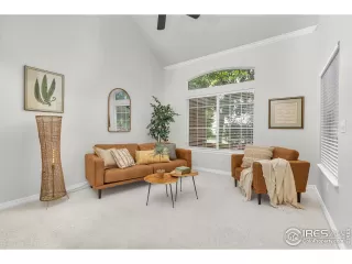 Photo #5: 990320 Listing 