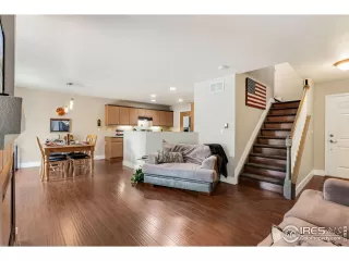 Photo #4: 990363 Listing