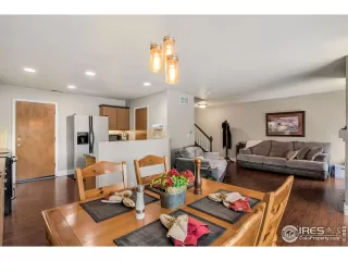 Photo #5: 990363 Listing