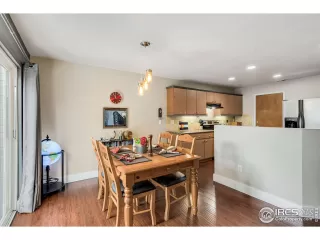 Photo #6: 990363 Listing