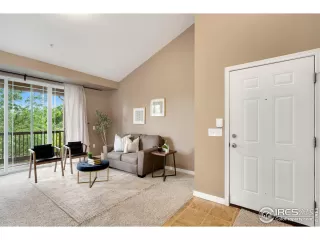 Photo #2: 990388 Listing