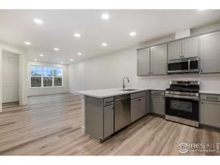 Photo #3: 990402 Listing 