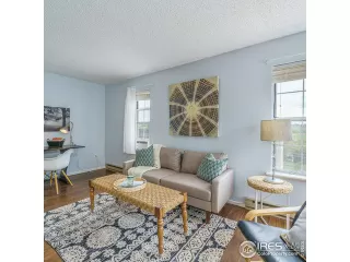 Photo #4: 990441 Listing