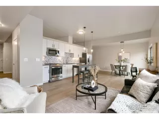 Photo #3: 990449 Listing