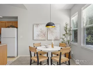 Photo #4: 990450 Listing