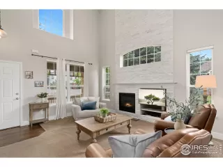 Photo #5: 990464 Listing