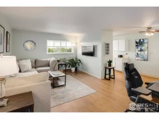 Photo #6: 990515 Listing