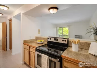 Photo #6: 990539 Listing