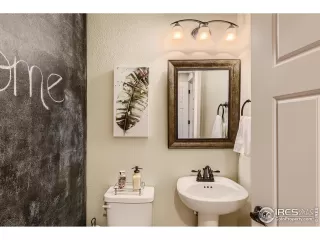 Photo #5: 990584 Listing