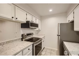 Photo #6: 990626 Listing