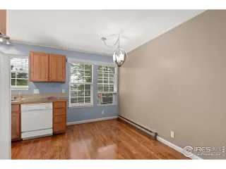 Photo #5: 990699 Listing