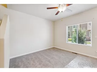 Photo #6: 990701 Listing